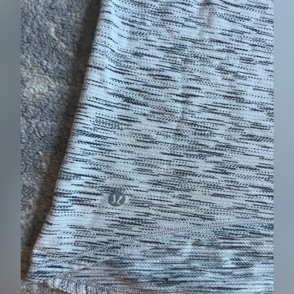 Lululemon Cardio Tank - Size 6 - Picture 4 of 4